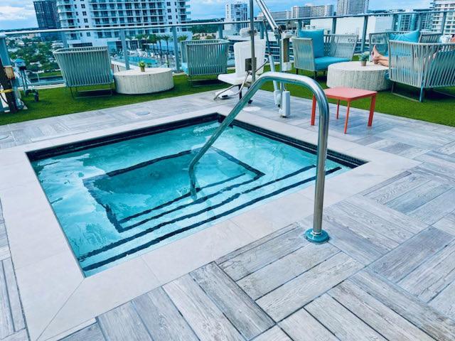 Stay At The Top With Amazing Views By Rent4Us Hollywood Eksteriør bilde