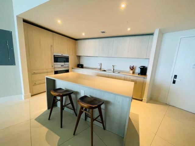 Stay At The Top With Amazing Views By Rent4Us Hollywood Eksteriør bilde